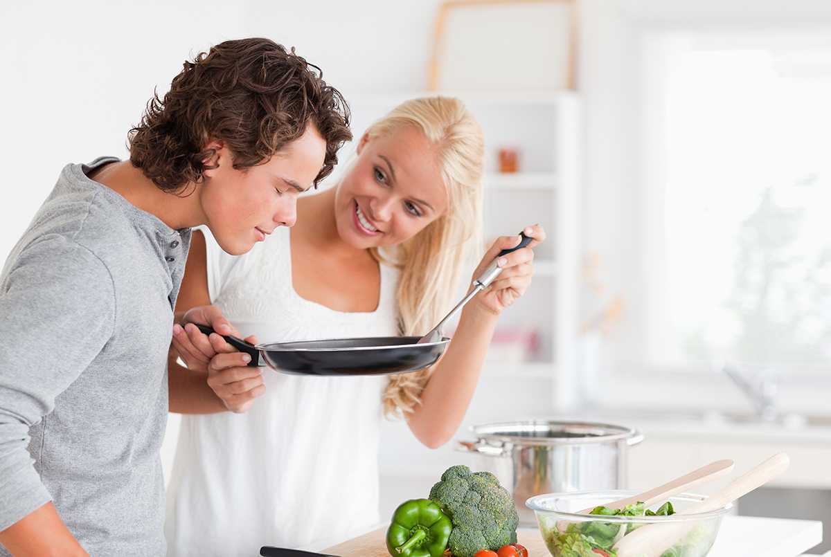 Кто должен готовить в семье? мужчина или женщина?