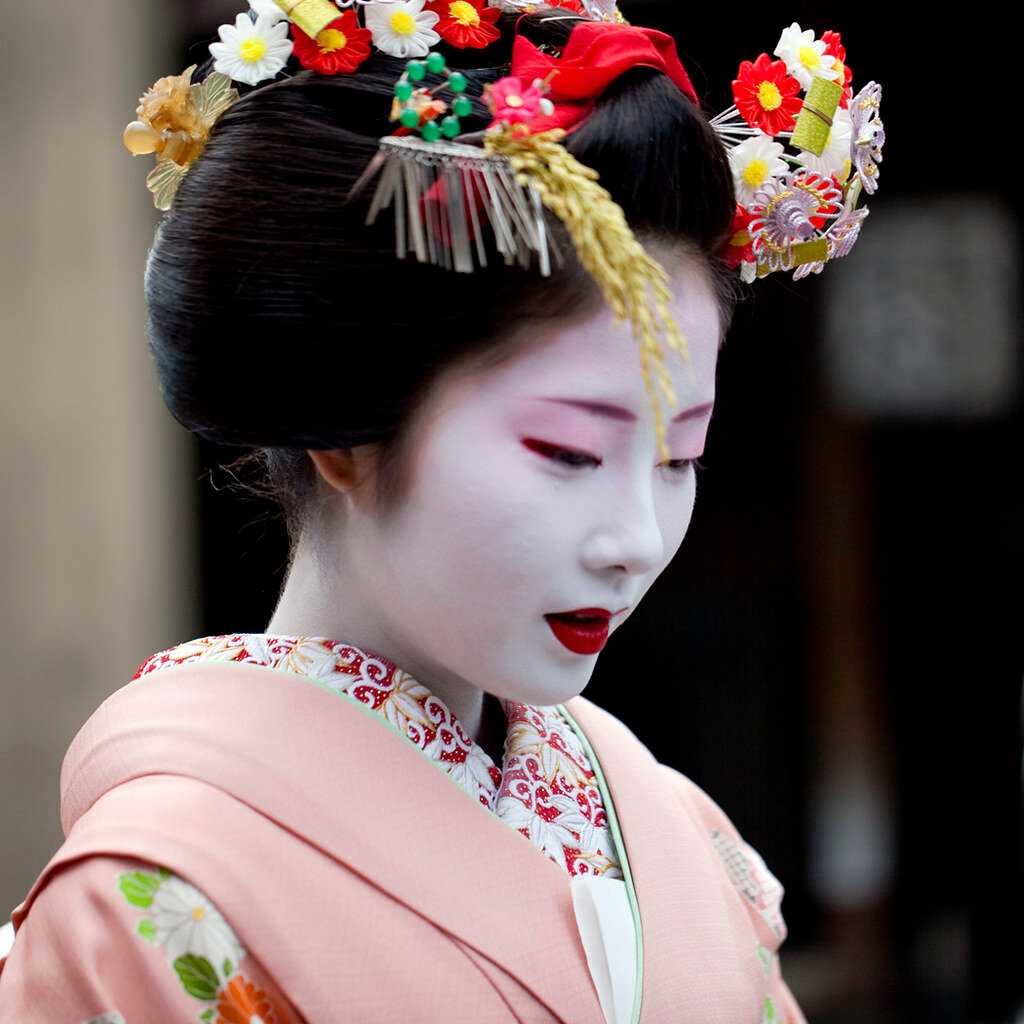 Кто такие гейши? история возникновения гейш. современные гейши: удивительные японские «люди искусства», которые умеют все кто такие гейши в японии кратко
